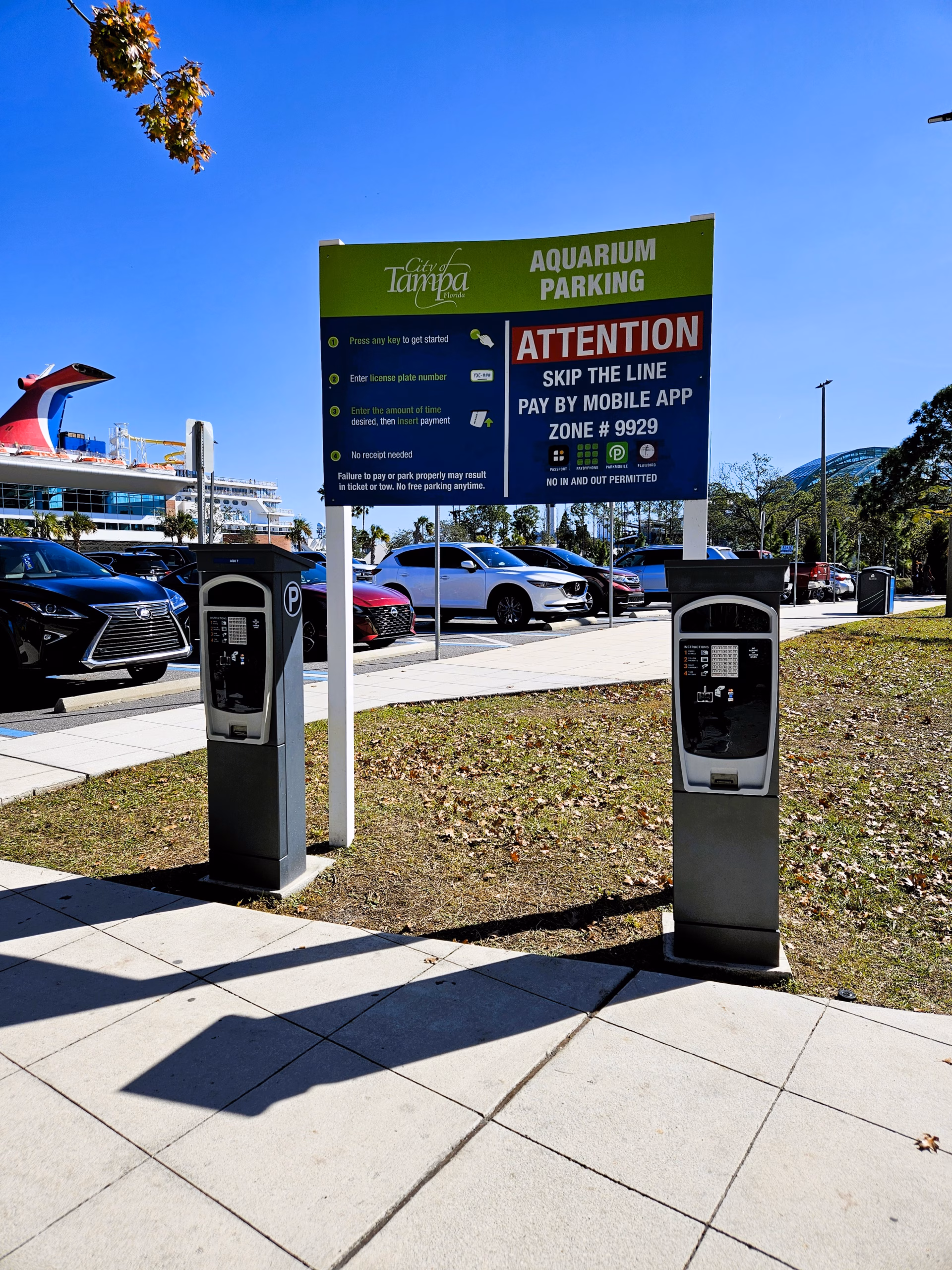 tampa-aquarium-parking-booths